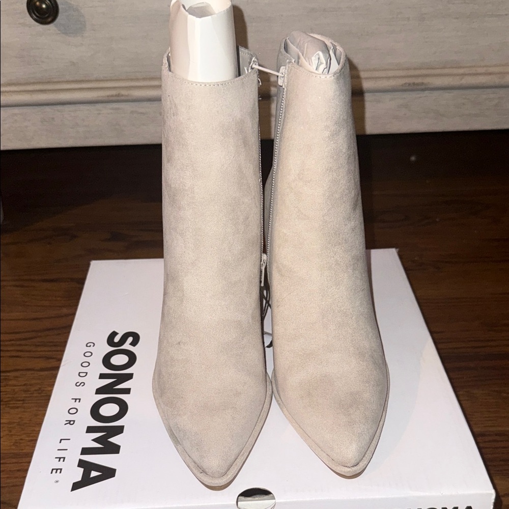 Sonoma Women's Beige Ankle Booties